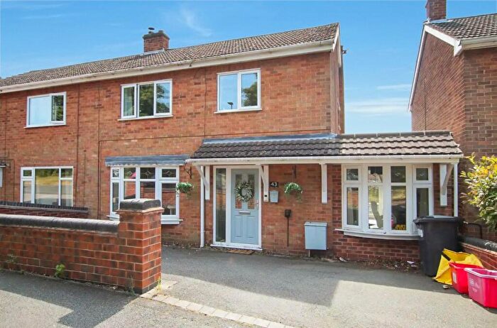 3 Bedroom Semi-Detached House For Sale In Mease Close, Swadlincote, DE12