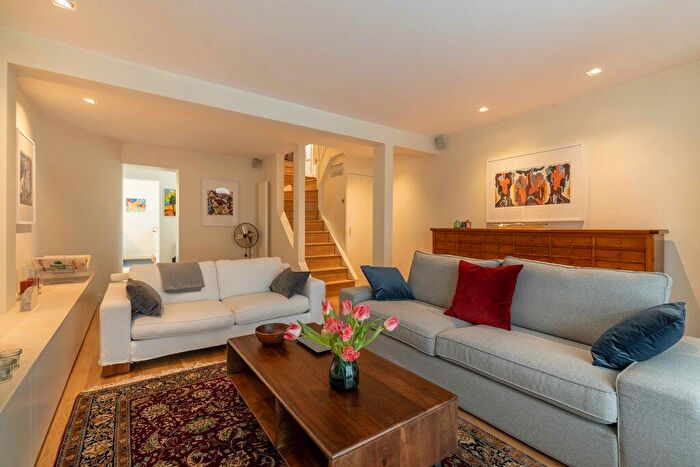 3 Bedroom Property To Rent In Peel Street, Kensington, W8