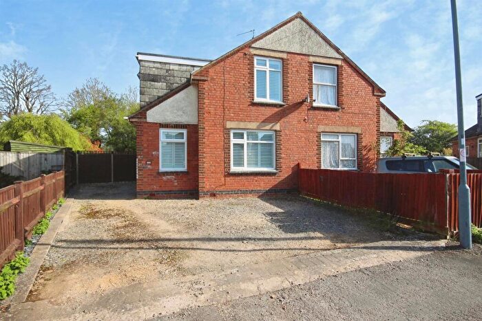 3 Bedroom Semi Detached House For Sale In Waverley Road, Leamington Spa, CV31