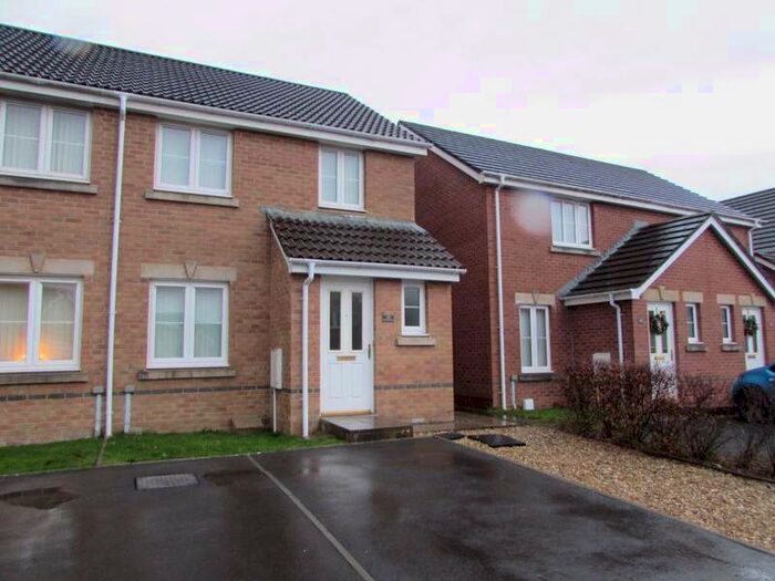 3 Bedroom Property To Rent In Chestnut Bush, Broadlands, Bridgend, CF31