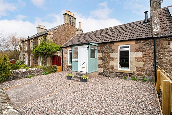 1 Bedroom Semi-Detached House For Sale In Main Street, Craigrothie, KY15