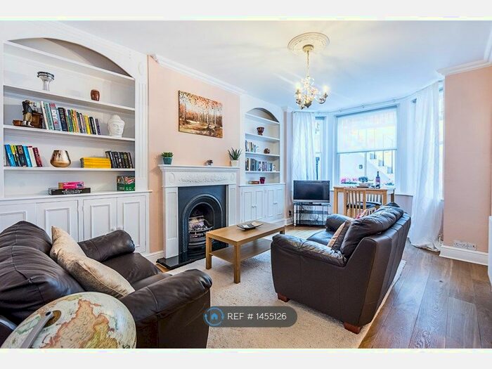 2 Bedroom Flat To Rent In Fairholme Road, London, W14