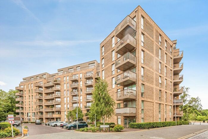 2 Bedroom Flat For Sale In Adenmore Road, London, SE6