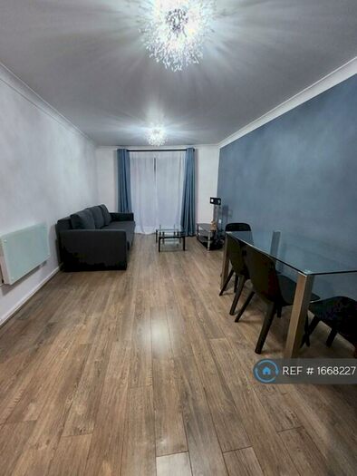 2 Bedroom Flat To Rent In Jubilee Square, Reading, RG1