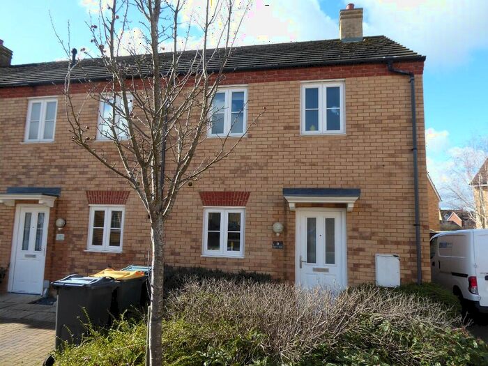 3 Bedroom End Of Terrace House To Rent In Lamb Close, Bedford, Bedfordshire, MK41