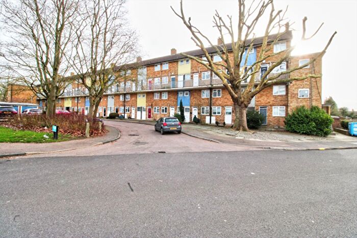 2 Bedroom Maisonette For Sale In Northbrooks, Harlow, CM19