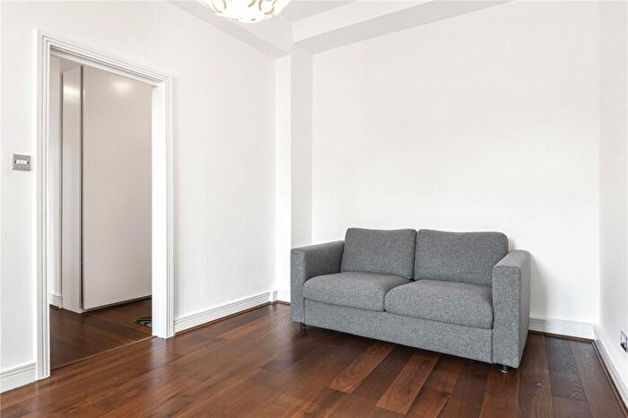 2 Bedroom Apartment To Rent In Boundary Street, Shoreditch, London, E2