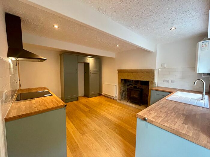 2 Bedroom Property To Rent In Keighley, BD22