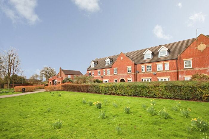 4 Bedroom Terraced House For Sale In Somme Close, Lincoln, LN1