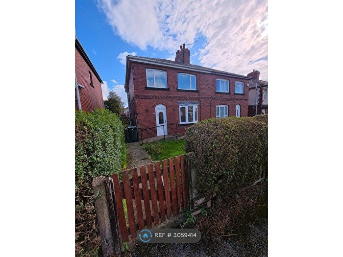 3 Bedroom Semi-Detached House To Rent In Birkwood Avenue, Barnsley, S72