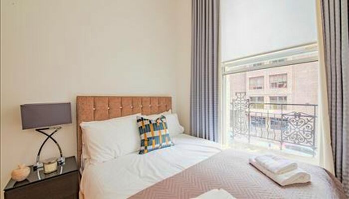 2 Bedroom Flat To Rent In Nottingham Place, London, W1U