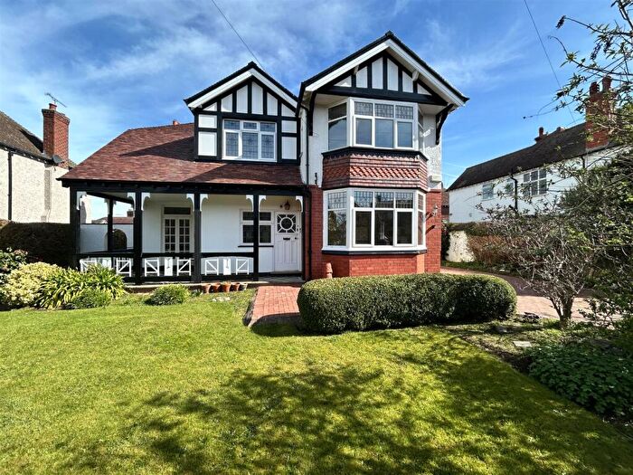 4 Bedroom Detached House To Rent In Kenelm Road, Rhos On Sea, Colwyn Bay, LL28
