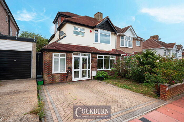 4 Bedroom Semi-Detached House For Sale In Elmhurst Road, Mottingham, SE9