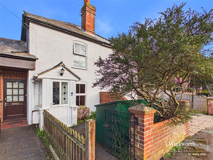 3 Bedroom Terraced House For Sale In King Street, Mortimer Common, Reading, Berkshire, RG7