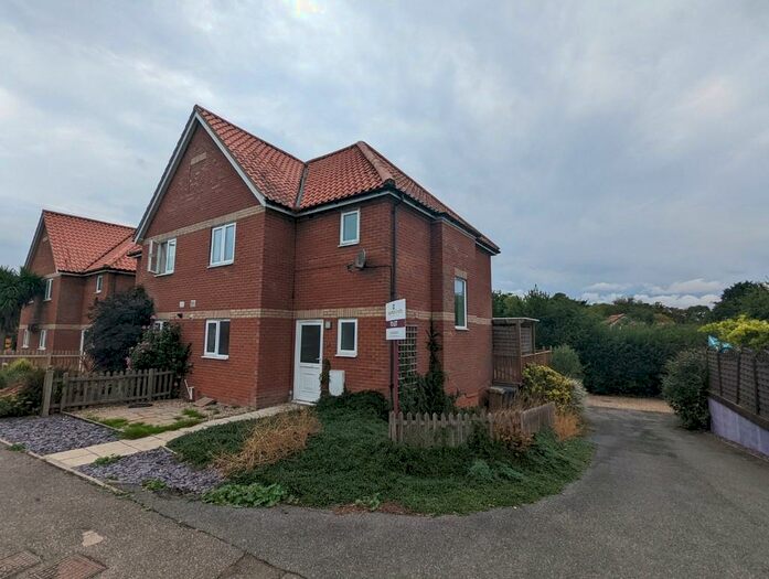 3 Bedroom Semi-Detached House To Rent In Abbey Road, Leiston, IP16