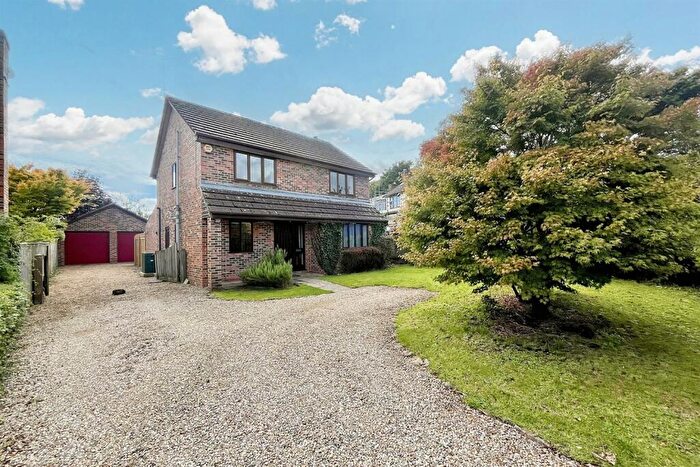 4 Bedroom Detached House For Sale In Bere Regis, BH20