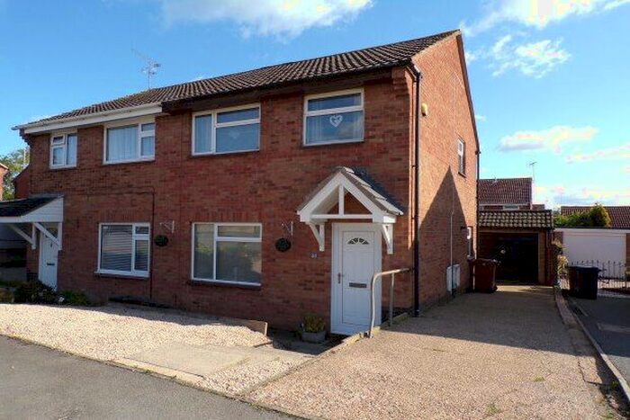 3 Bedroom Property To Rent In Spinney Drive, Nuneaton, CV13