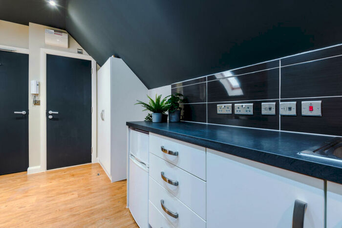 Studio To Rent In Flat, Upper New Walk, Leicester, LE1