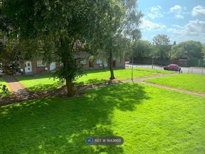 2 Bedroom Maisonette To Rent In Mossvale Street, Paisley, PA3