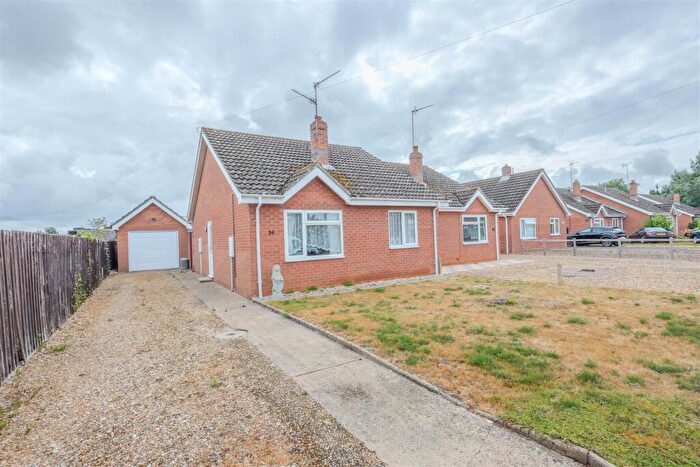 2 Bedroom Semi-Detached Bungalow For Sale In Custom House Street, PE12