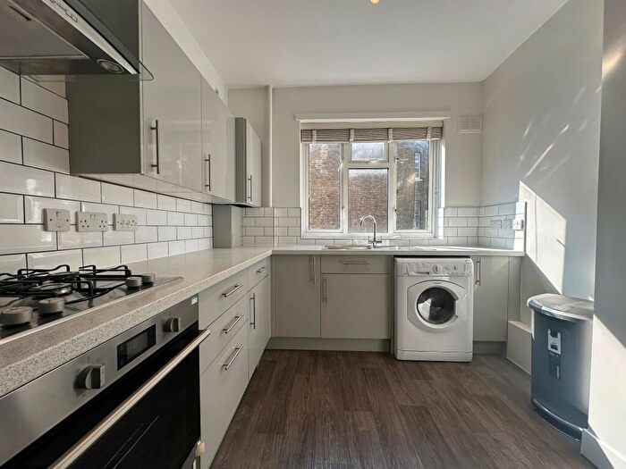 1 Bedroom Flat To Rent In Saltwood Grove, Walworth Village, London, London, SE17