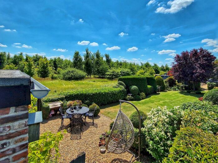 4 Bedroom Link Detached House For Sale In Chapel End, Houghton Conquest, Bedfordshire, MK45