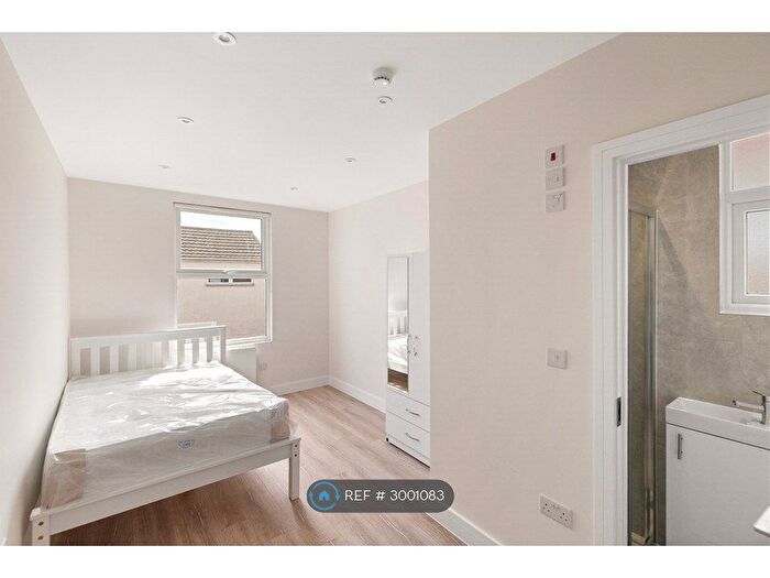 Studio To Rent In Park St, Luton, LU1