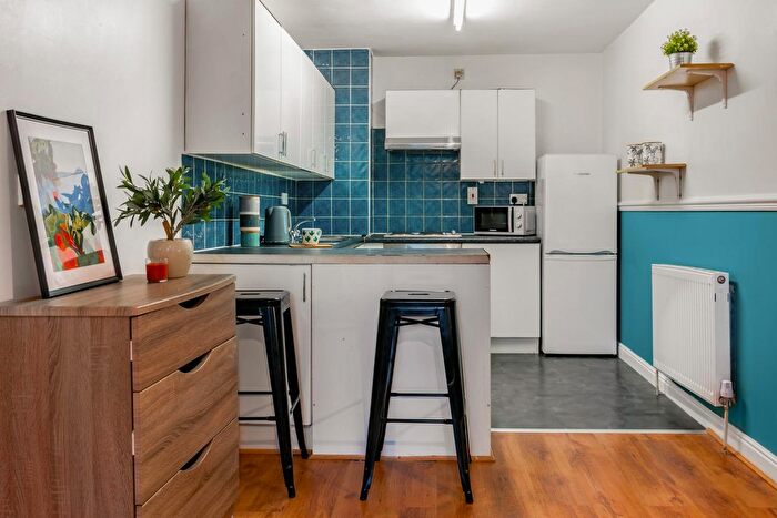 1 Bedroom Flat To Rent In Victoria Terrace, Leeds, LS3