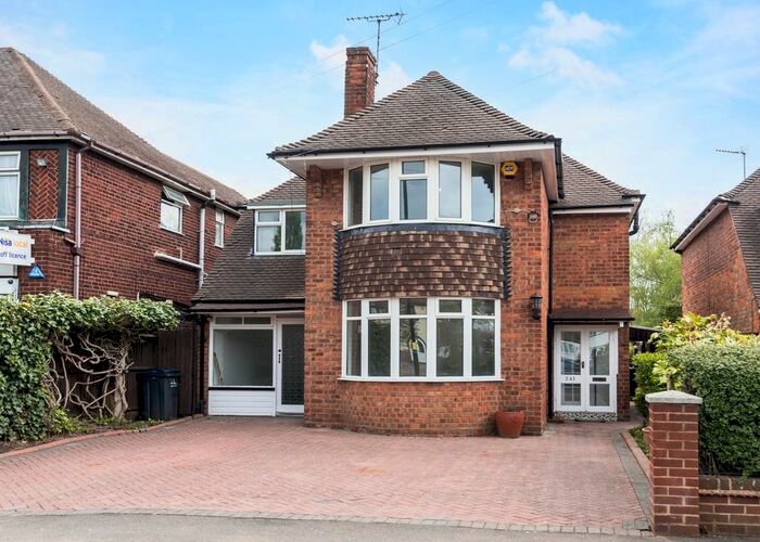 4 Bedroom Detached House To Rent In Eachelhurst Road, Sutton Coldfield, West Midlands, B76