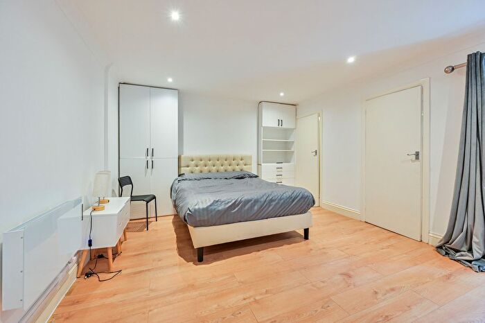 1 Bedroom Flat To Rent In Monmouth Road, London, W2