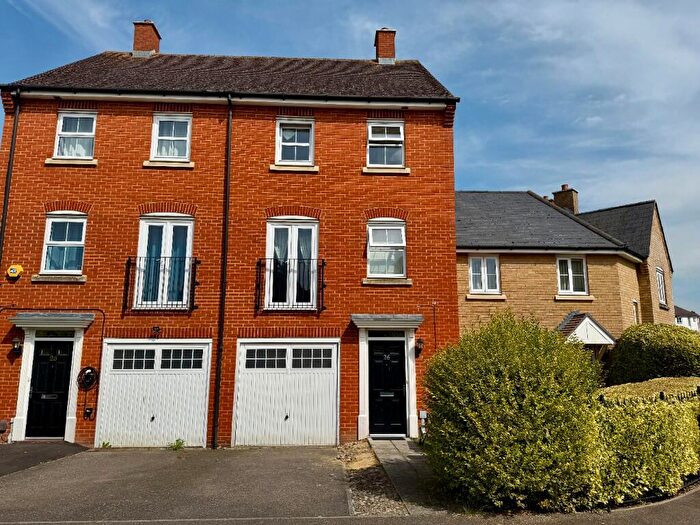 3 Bedroom Town House For Sale In Peony Crescent, Sittingbourne, Kent, ME10