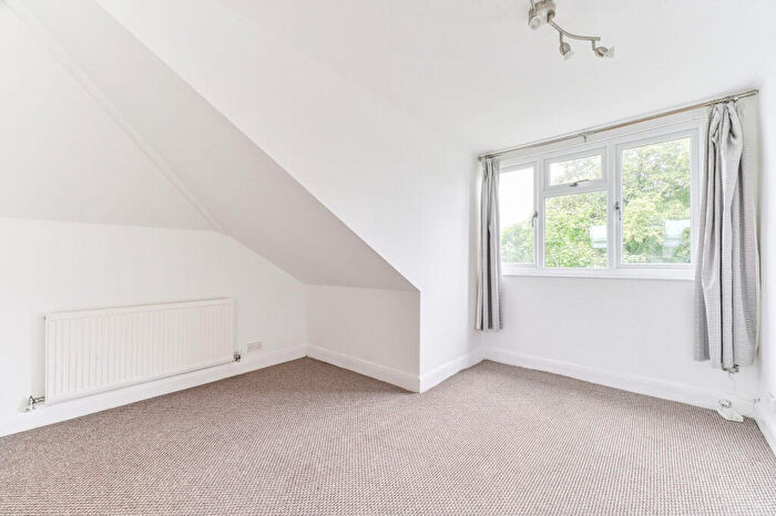 1 Bedroom Flat To Rent In Thornhill Road, Croydon, CR0