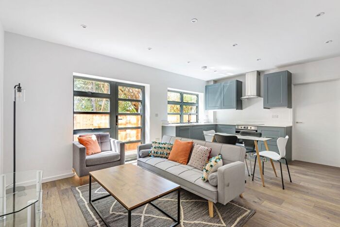 1 Bedroom Flat To Rent In Elm Grove, London, SW19