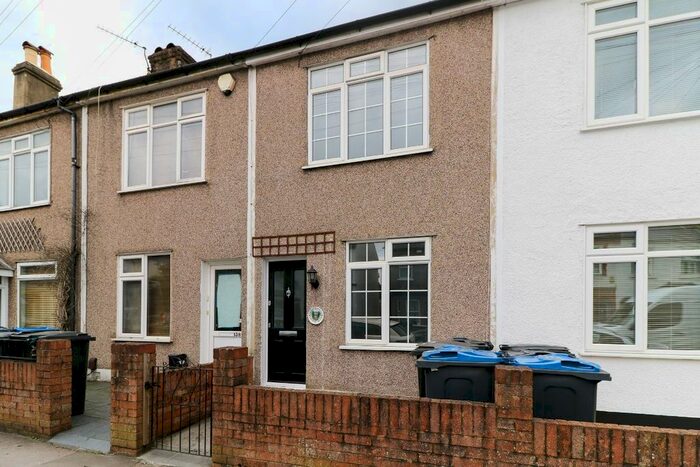 2 Bedroom Terraced House To Rent In Upland Road, South Croydon, CR2