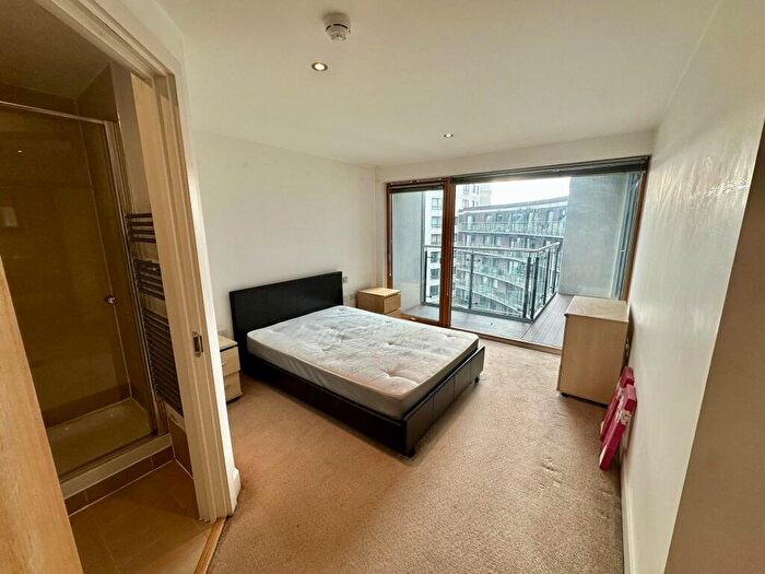 2 Bedroom Apartment To Rent In La Salle, Leeds Dock, LS10