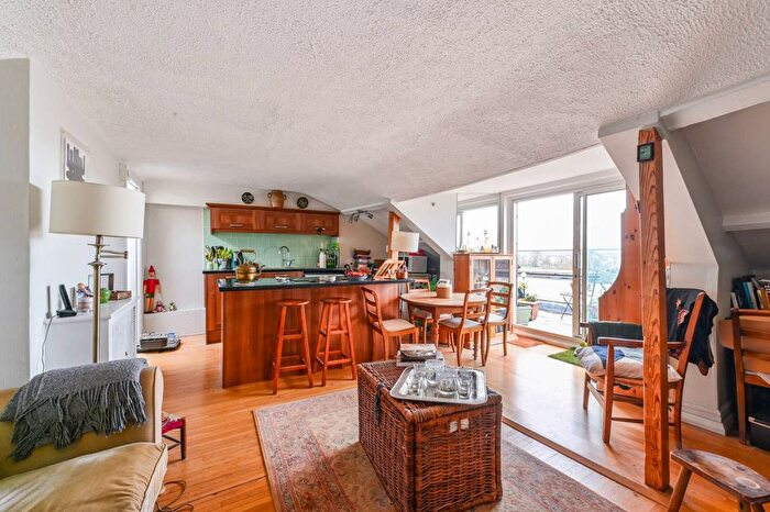 2 Bedroom Flat For Sale In Ormonde Terrace, St John's Wood, London, NW8