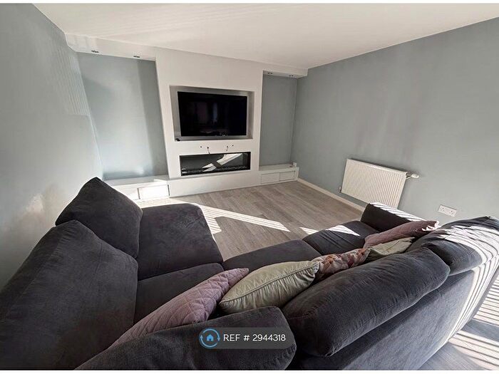 1 Bedroom Flat To Rent In Central Road, Morden, SM4