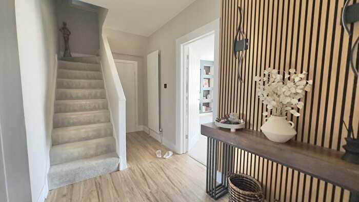 4 Bedroom Maisonette For Sale In Whitecross Road *Impressive Four-Bedroom Maisonette*, BS23