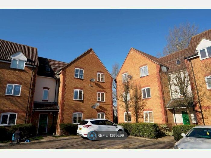 2 Bedroom Flat To Rent In Forest Glade, Langdon Hills, Basildon, SS16