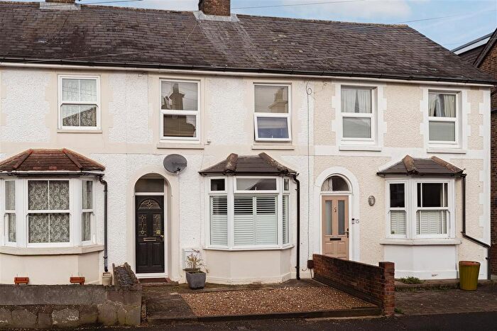 3 Bedroom Terraced House For Sale In Glovers Road, Reigate, RH2