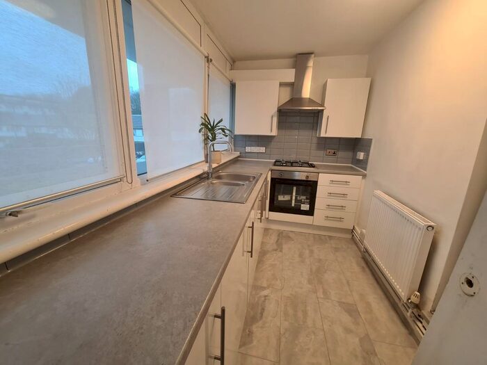 1 Bedroom Flat To Rent In Gaywood Close, London, SW2