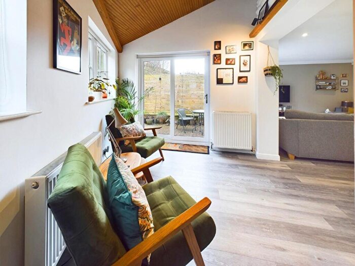 3 Bedroom Town House For Sale In Byron Mews, BD16