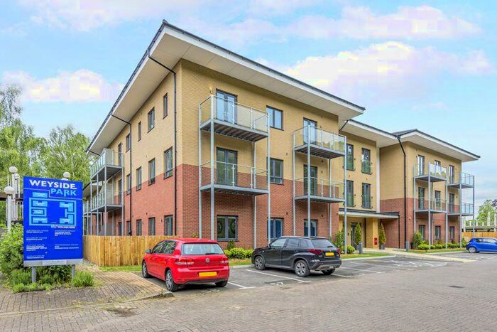 2 Bedroom Flat To Rent In Catteshall Lane, Godalming, GU7