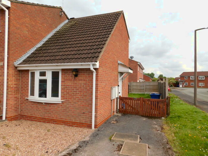 1 Bedroom Maisonette To Rent In Glamis Close, Stretton, Burton-on-Trent, DE13