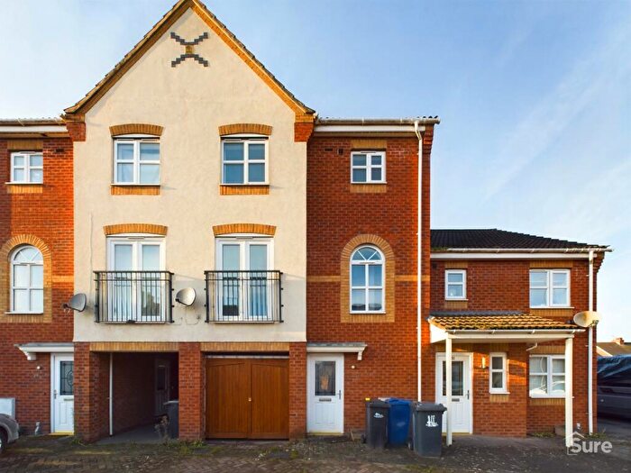 3 Bedroom Semi-Detached House To Rent In Panama Road, Burton-On-Trent, DE13