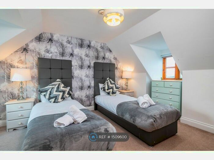 4 Bedroom Semi-Detached House To Rent In London Road, Milton Keynes, MK5