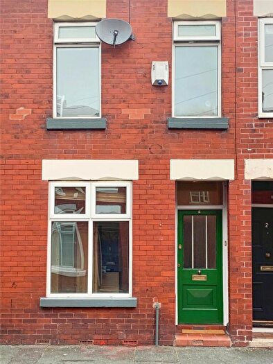 4 Bedroom House To Rent In Kathleen Grove, Manchester, M14