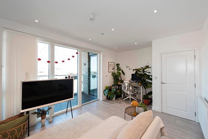 1 Bedroom Apartment For Sale In Regal Walk, Bexleyheath, DA6