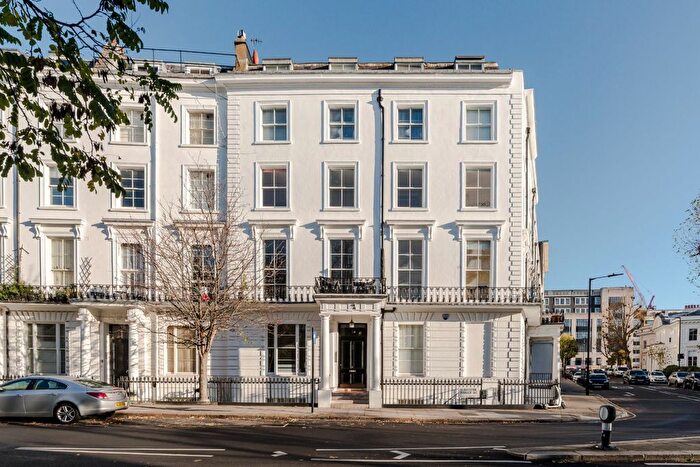 3 Bedroom Flat For Sale In Gloucester Terrace, Bayswater, London, W2