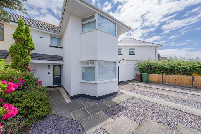 3 Bedroom Semi-Detached House To Rent In Fulton Avenue, Wirral, CH48